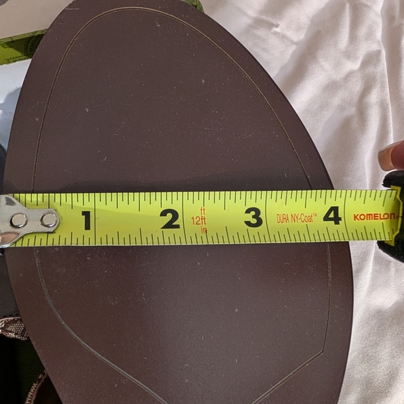 Gucci Brown Sandals with Gold Accents - Picture 11 of 11